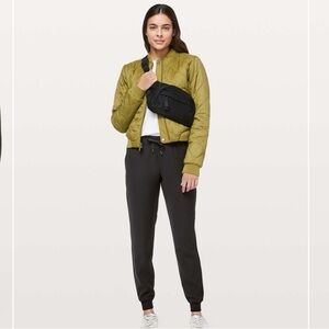 Lululemon On The Fly Jogger